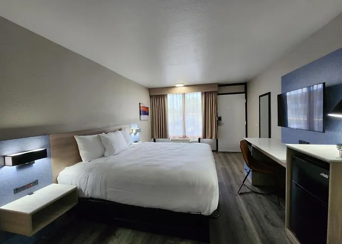 Smart 2* Lafayette
