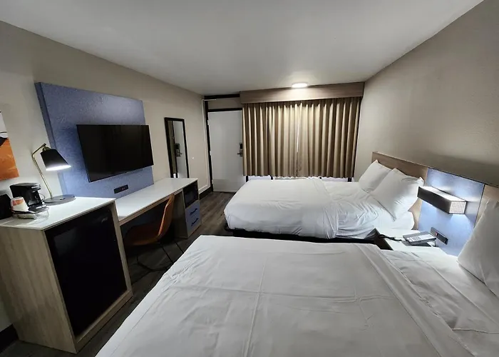 Smart 2* Lafayette
